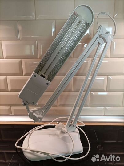 Лампа настольная Дельта с двумя видами установки