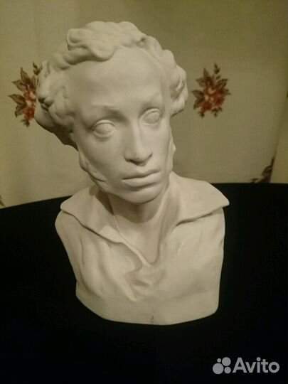 Бюст Пушкин