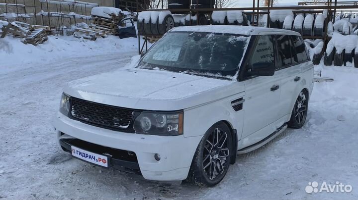 Кулак поворотный задний левый Land Rover Range Rov