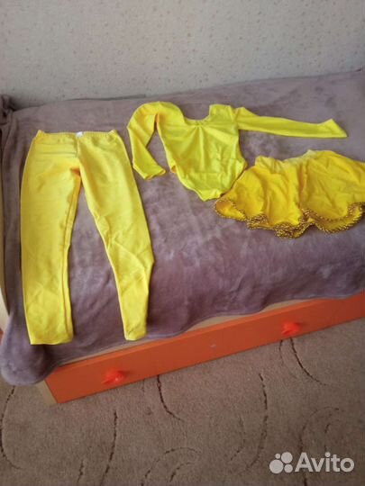 Гимнастический купальник с юбкой и лосинами