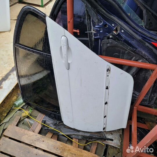 Задняя левая дверь на бмв е46