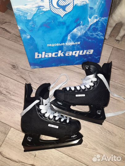 Ледовые коньки black aqua