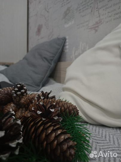 Венок из сосновых и еловых шишек