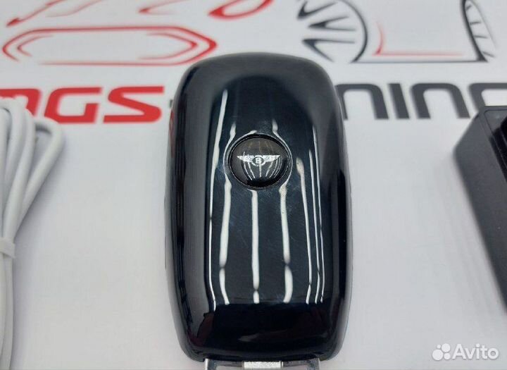 Смарт ключ Бентли дизайн Мерседес серебристый