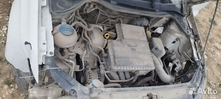 Volkswagen Polo 1.6 МТ, 2017, битый, 200 000 км