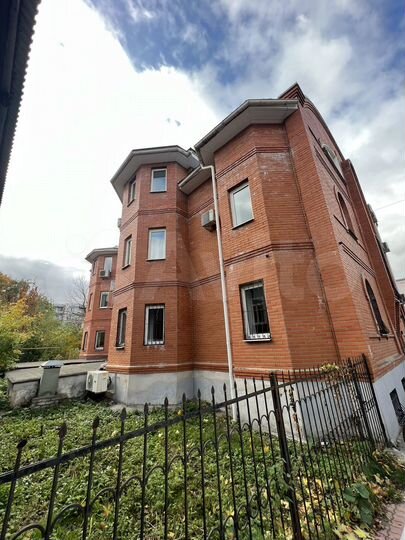 Здание, 1004 м²