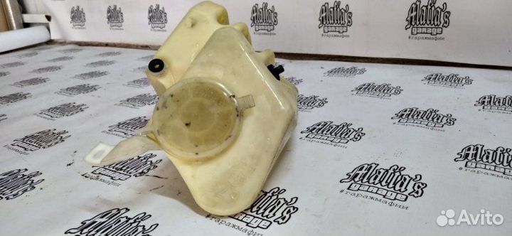 Бачок стеклоомывателя передний Mercedes-Benz