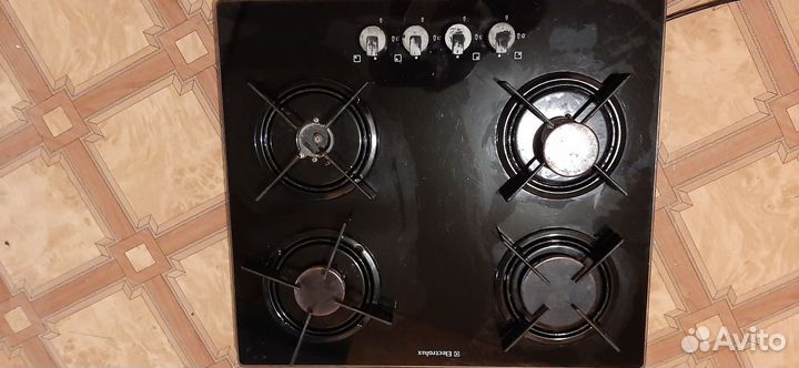 Газовая варочная панель 4 конфорки Electrolux