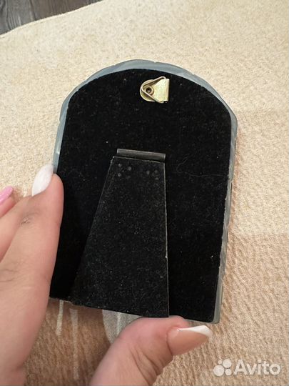 Икона божией матери с кварцем