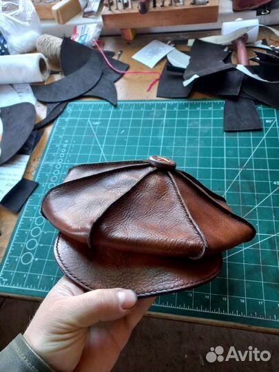 Мужская кожаная кепка