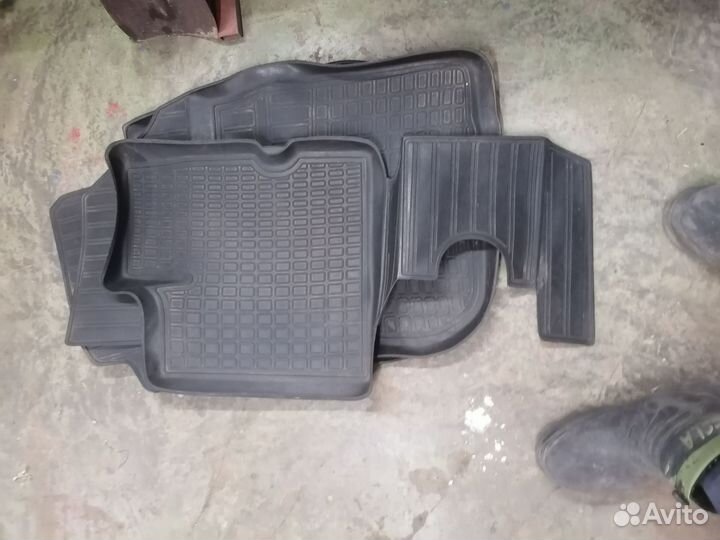 Коврики резиновые renault duster