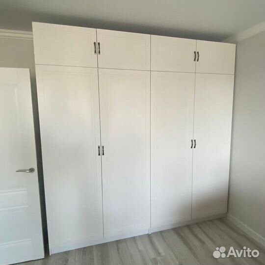 Шкаф распашной белый