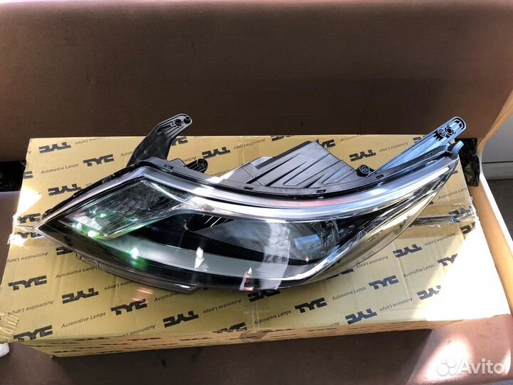 Фара на KIA RIO 921014X000