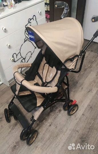Прогулочная коляска,новая