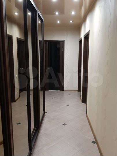 2-к. квартира, 80 м², 2/10 эт.