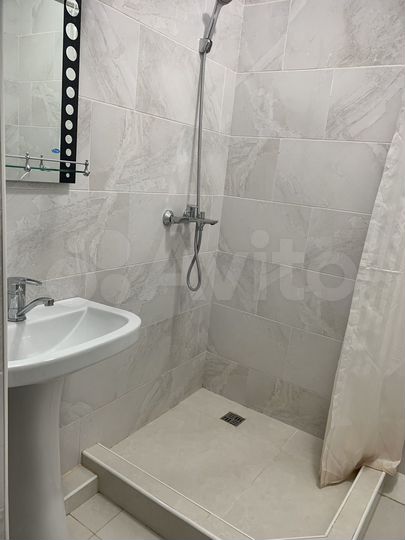 2-к. квартира, 60 м², 1/4 эт.