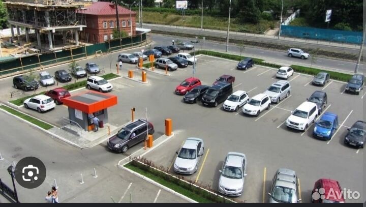 Сотрудник охраны на автостоянку,охранник