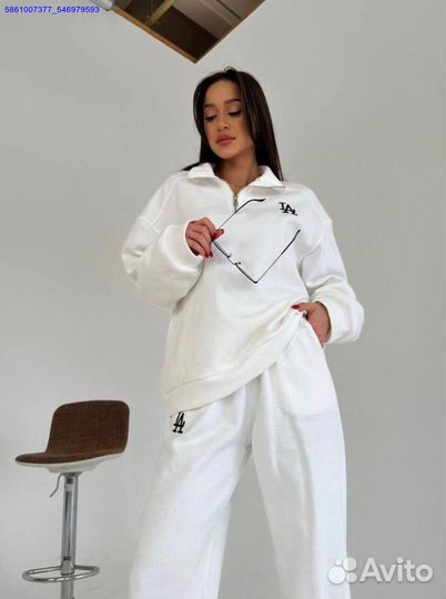 Спортивный костюм женский