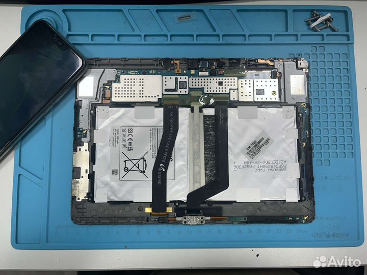 Планшет Samsung T525 на запчасти