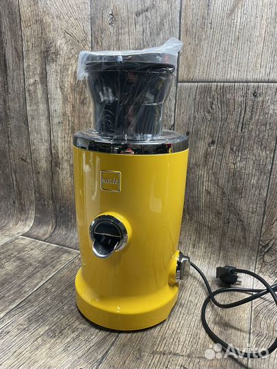 Соковыжималка Novis Vita Juicer