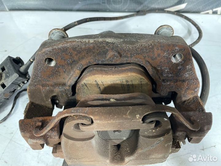 Суппорт передний левый Bmw X5 E53 M54B30 2007