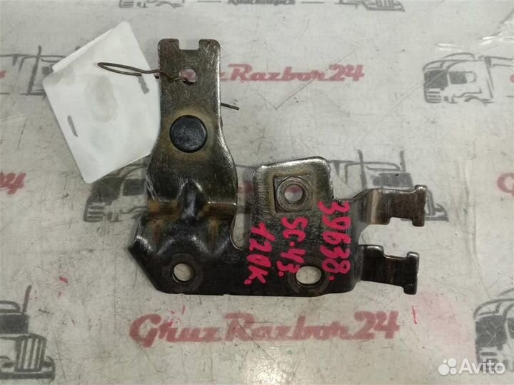 Кронштейн трубки маслоотделителя Scania 6-series