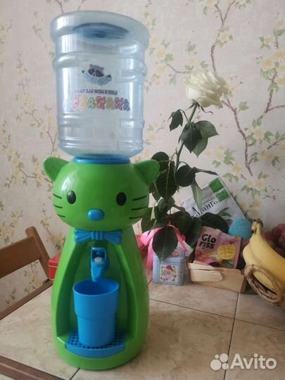 Детский кулер для воды и сока