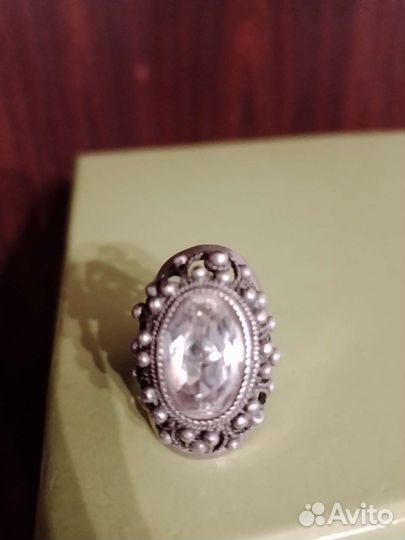 Серебряное кольцо с топаз