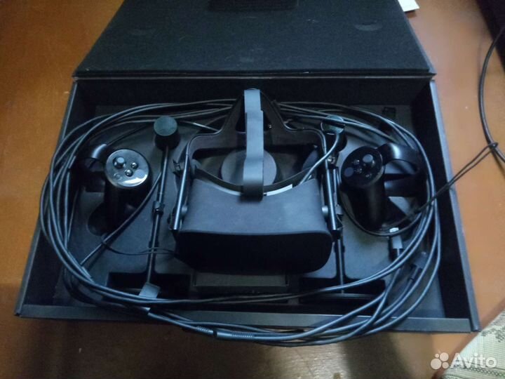 Шлем, очки виртуальной реальности Oculus touch