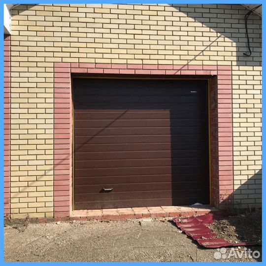 Гаражные секционные ворота DoorHan