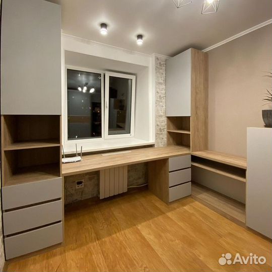 Рабочая зона у окна на заказ