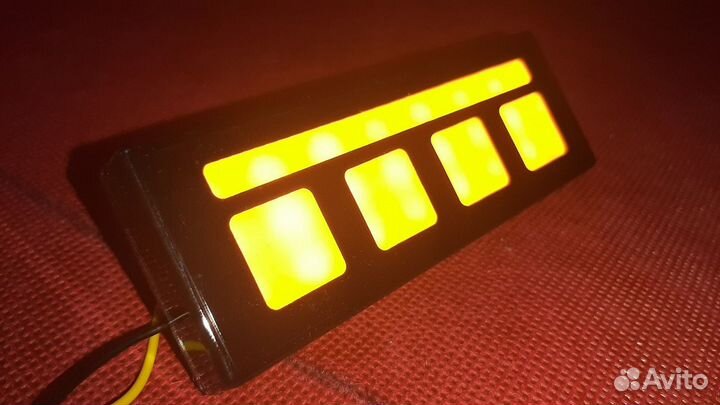 Поворотник Нива в крыло полоска и квадраты, желтый