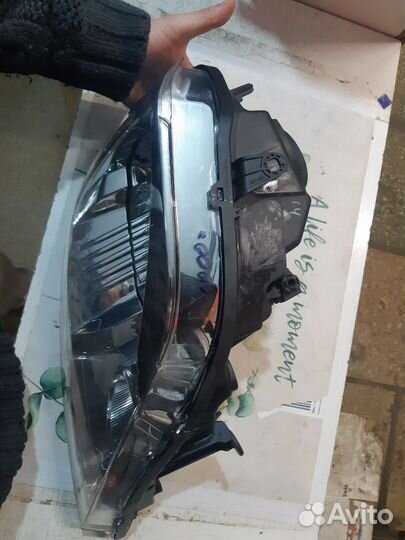 Фара передняя правая renault logan 2012