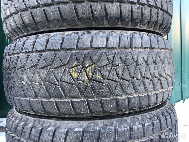 Bridgestone Blizzak DM-V2 255/55 R19 111T