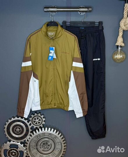 Стильный костюм Adidas винтаж, новый, с бирками