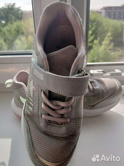 Кроссовки в школу 34и 35 р. для девочки