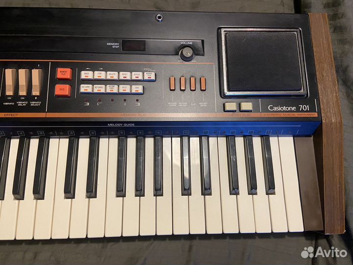 Синтезатор ретро Casiotone 701