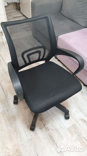 Офисное кресло