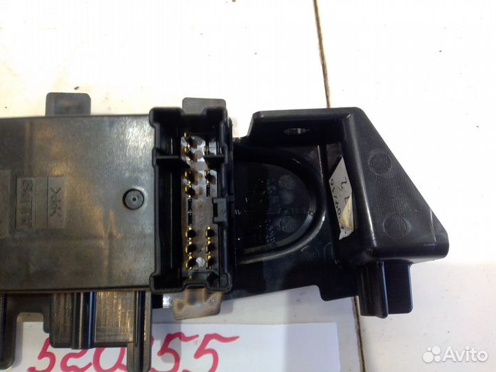 Кнопка стеклоподъемника задняя левая