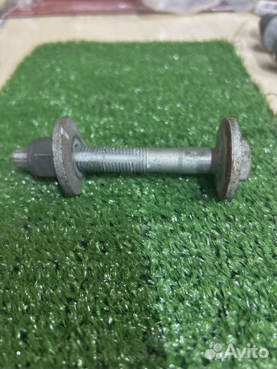 Болт эксцентриковый Audi Q7