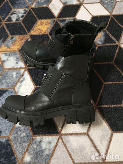 Ботинки. Ботильоны угги. Дутики