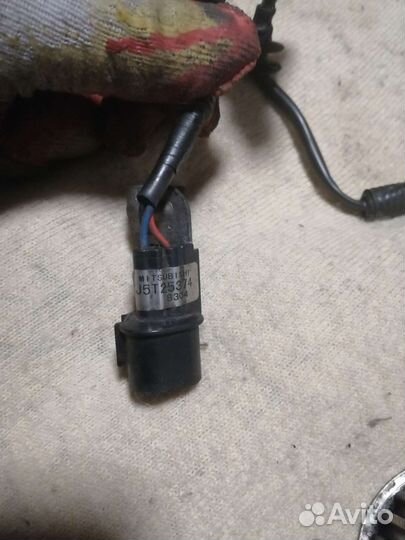 Датчик коленвала Митсубиси Каризма