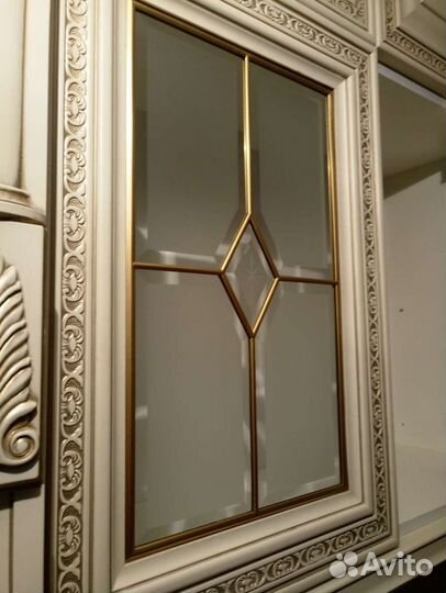 Витражи из цветного стекла