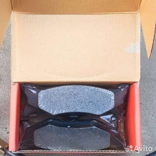 Тормозные колодки задние Сайбер, Себринг, Стратус