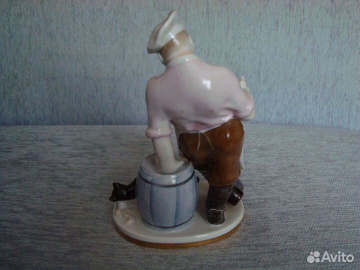 Статуэтка фарфоровая СССР