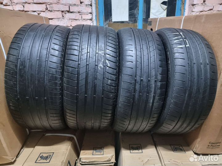 Bridgestone Turanza T005 225/40 R19 и 255/35 R19 93Y