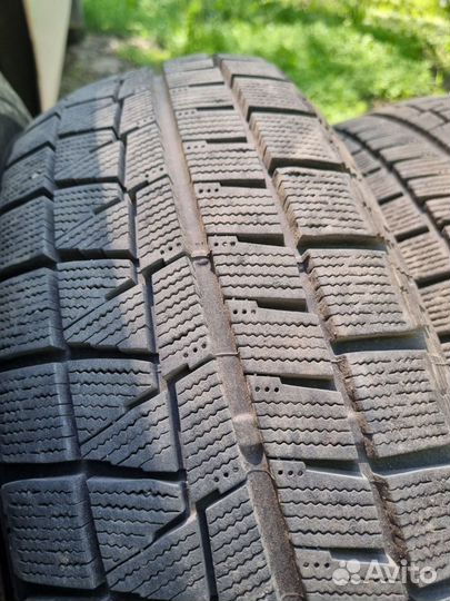 Шины Bridgestone зимние липучка 195х65