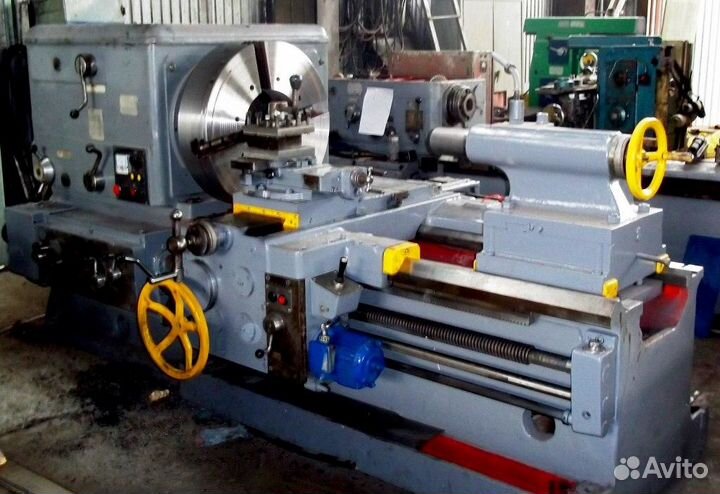 Токарь-профессионал, фрезеровщик-универсал,сварщик