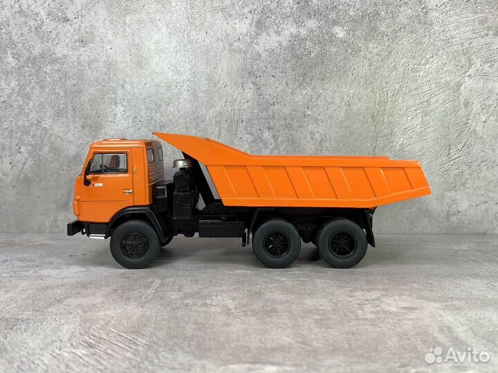 Редкая модель камаз-55111 Самосвал 1:43