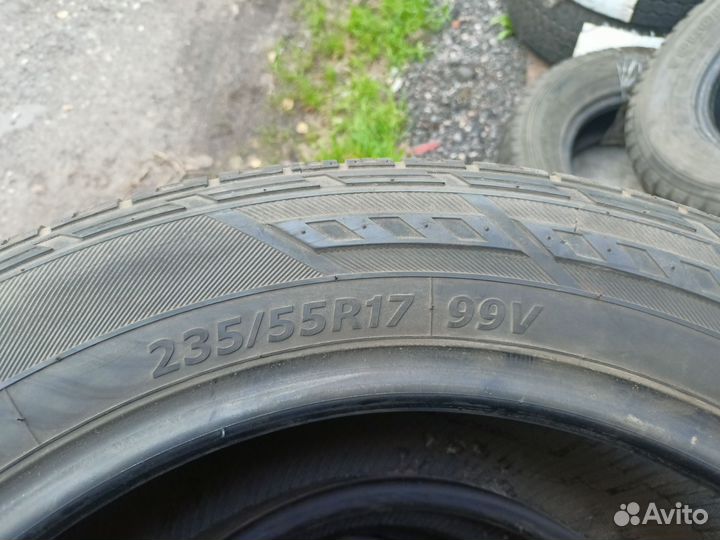 Hankook Dynapro HP2 RA33 235/55 R17 99V